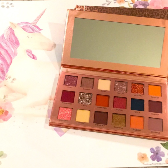 Revolution Pro New Neutral Blushed eye Palette - Picture 1 of 7